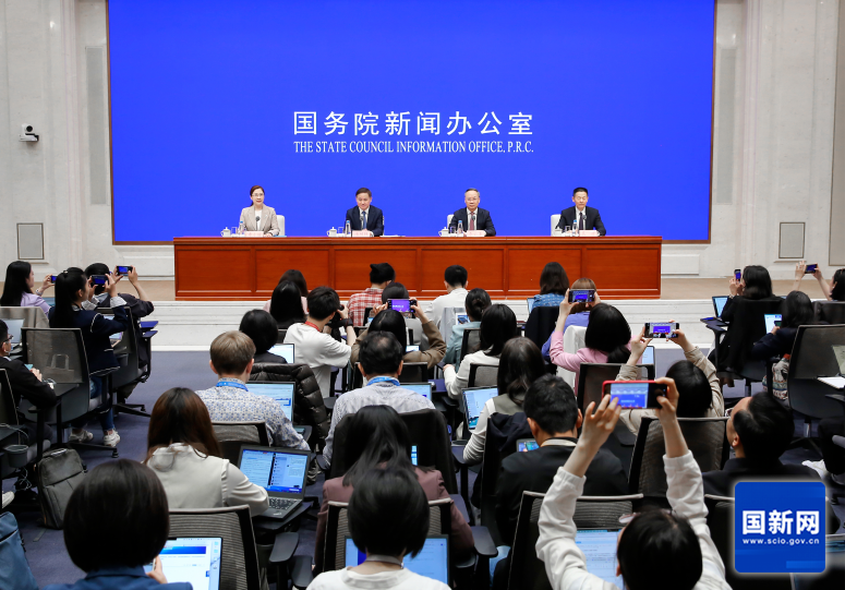 金融监管总局：推动研发机器人、低空飞行器等新兴领域的保险产品